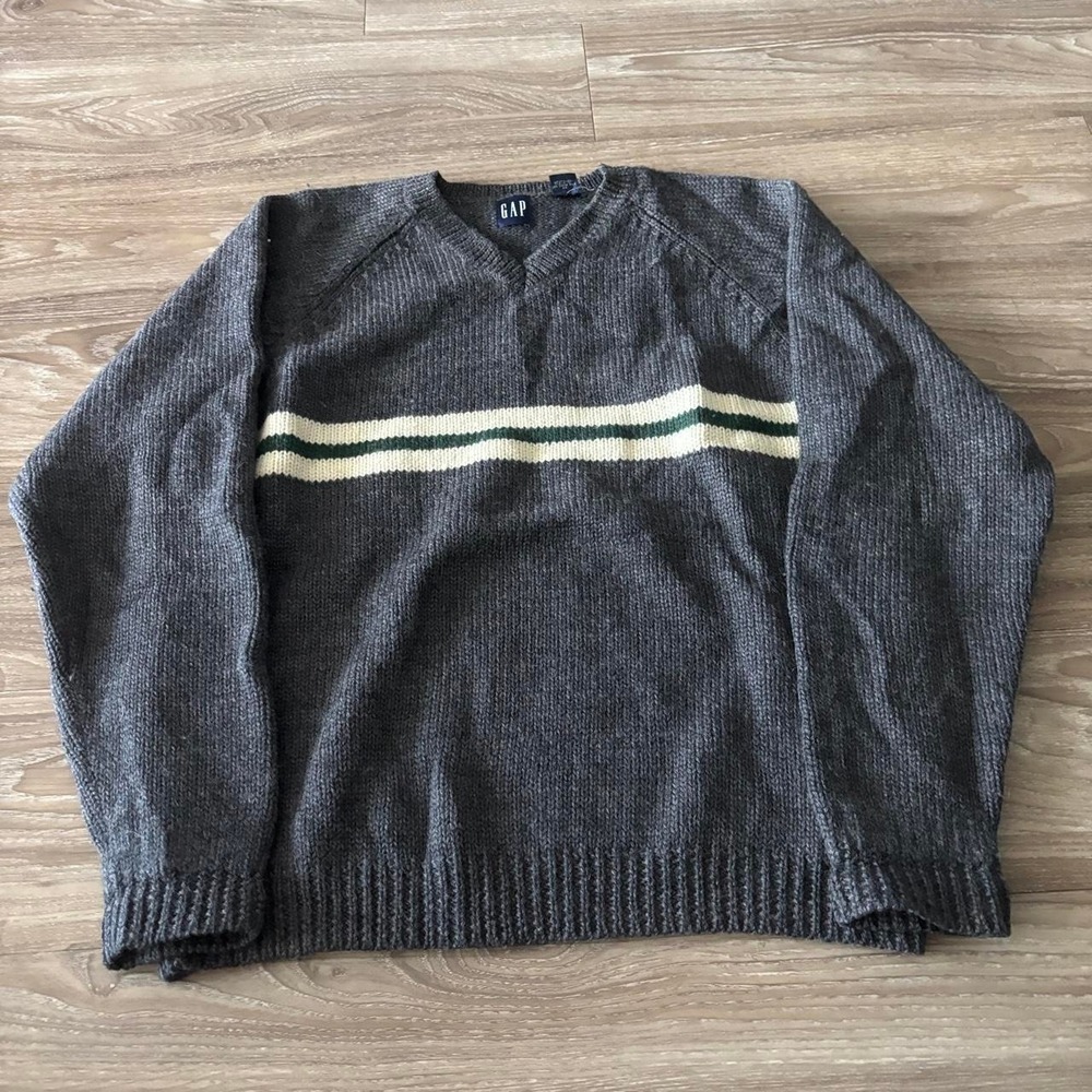 Vintage Y2K/2000a Grey Striped Gap 100% Wool Sweater! Size L